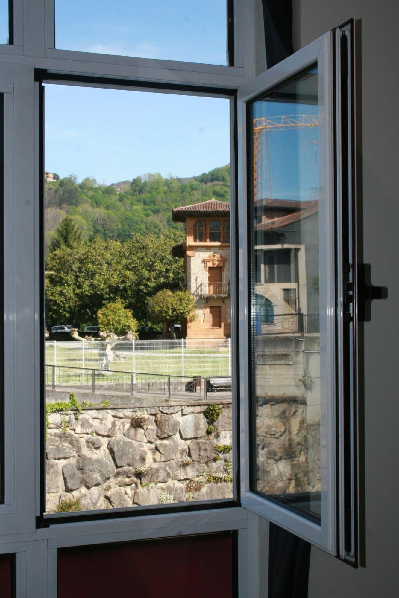 Hotel Nochendi Onís Exteriér fotografie